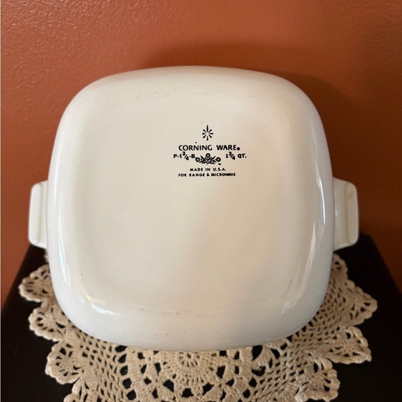 Corningware Baking Dish - Picture 4 of 5